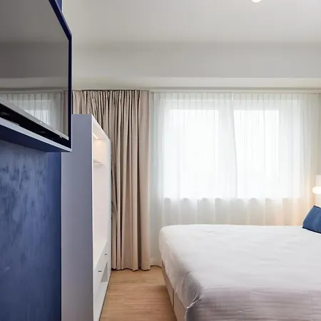 Готель C-hotels Burlington 3*