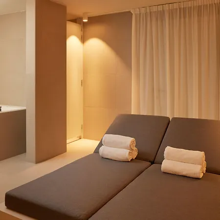 Готель C-hotels Burlington