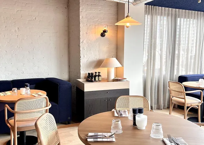 Готель C-hotels Burlington