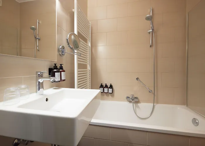 C-hotels Burlington Готель