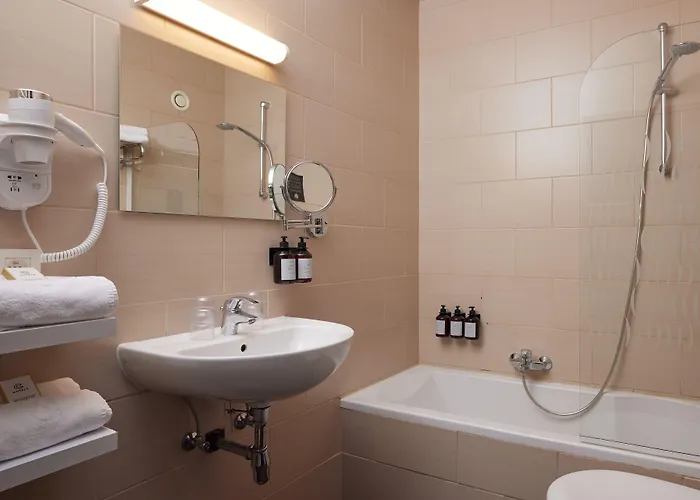 Готель C-hotels Burlington 3*