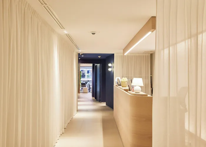 Готель C-hotels Burlington