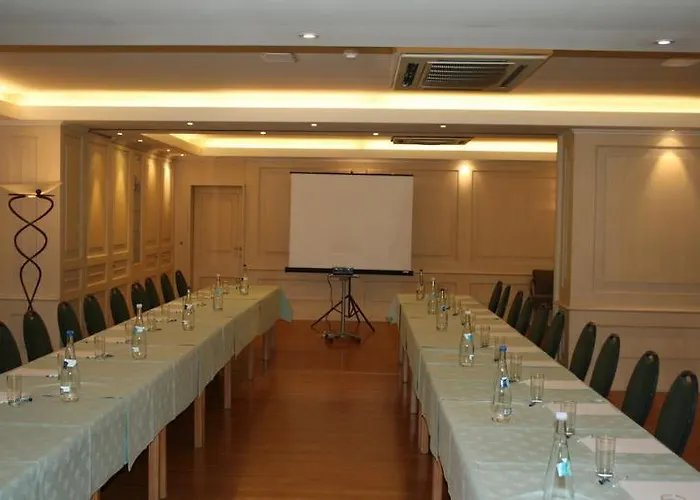 C-hotels Burlington Готель 3*